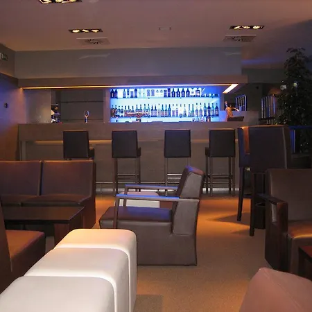 酒店 Brugotel